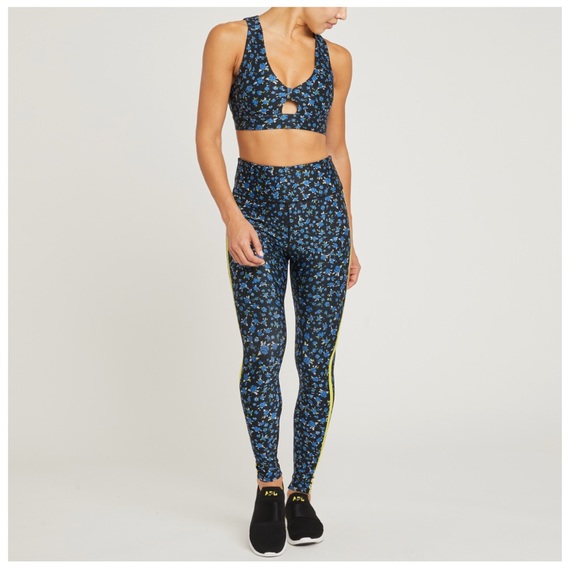 soulcycle Pants - Soul By SoulCycle Floral Tight With Side Stripe soulcycle Pants - Soul By SoulCycle Floral Tight With Side Stripe
